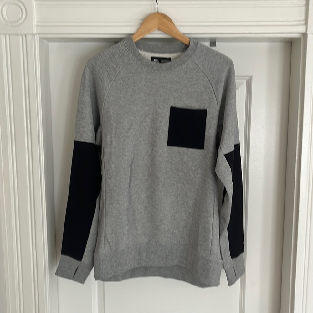 Nike SB CREWNECK- grey- Medium- NWT